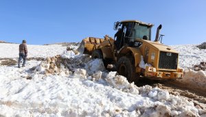 Yörüklerin göç yolu açıldı