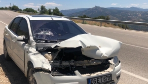 Ermenek Yolunda Otomobil bariyerlere çarptı