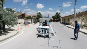 Karaman'da belediyenin yol çizgi çalışması