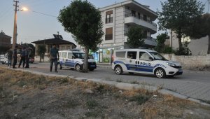 Karaman'da kavga eden iki kişi birbirini bıçakla yaraladı