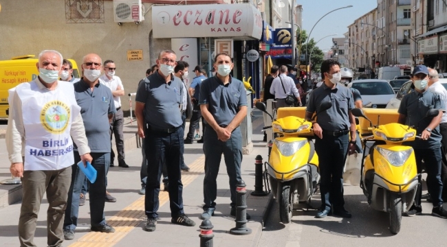Karaman'da PTT çalışanları, kulağı koparılan postacıya şiddeti kınadı