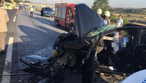 Mersin'de otomobil tıra çarptı: 3 ölü, 1 kişi yaralandı