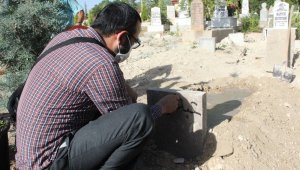 Öldürülen Afgan uyruklu çoban kimsesizler mezarlığına defnedildi