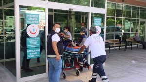 Aksaray Yolunda Otomobil biçerdövere çarptı: 3 yaralı