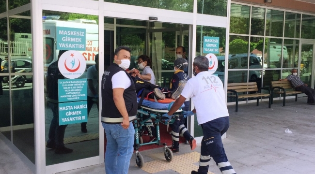 Aksaray Yolunda Otomobil biçerdövere çarptı: 3 yaralı