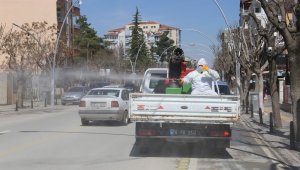 Karaman Belediyesinin dezenfekte çalışmaları gece-gündüz devam ediyor