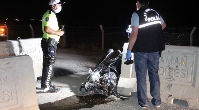 Karaman'da beton bariyere çarpan motosiklet sürücüsü ağır yaralandı