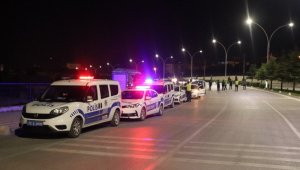 Karaman'da gece yarısı polisten şok asayiş ve trafik uygulaması