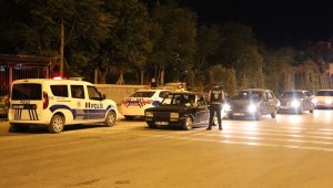 Karaman'da polisten asayiş ve trafik uygulaması