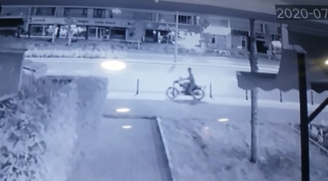 Motosiklet hırsızı kameraya yakalandı