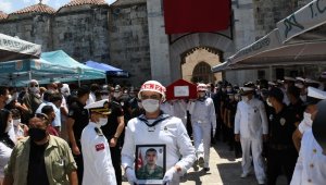 Tarsus şehidini uğurladı