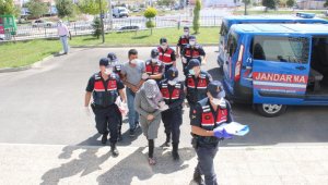 Eski erkek arkadaşını öldüren kadın adliyede