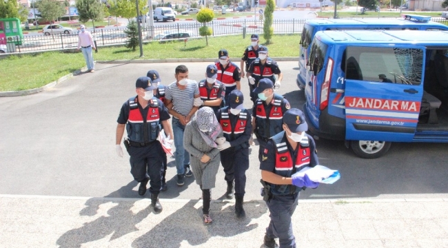 Eski erkek arkadaşını öldüren kadın adliyede