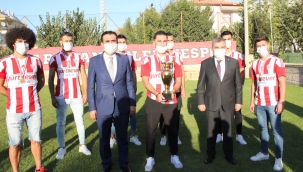 Karaman Belediyespor şampiyonluk kupasını törenle aldı