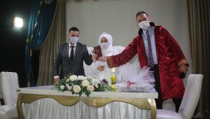 Karaman'da pandemi sürecinde 728 çiftin nikahı kıyıldı
