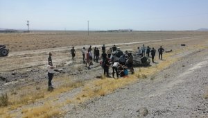 Karapınar'da Otomobil takla attı: 3 yaralı