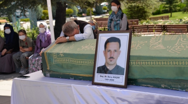 Kazada ölen akademisyen Barış Koçer, defnedildi
