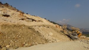 Mersin'i İç Anadolu Bölgesine bağlayan karayolu heyelan nedeniyle ulaşıma kapandı