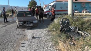 Ereğli'de otomobil ile motosiklet çarpıştı: 2 yaralı