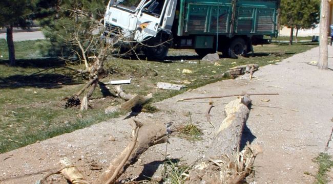 KARAMAN'DA TRAFİK KAZASI: 4 YARALI