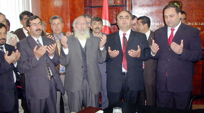 - KARAMAN'IN YENİ BELEDİYE BAŞKANI ALİ KANTÜRK, GÖREVİ TESLİM ALDI