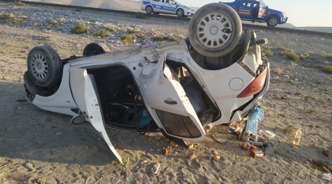Karapınar'da otomobil takla attı: 2 yaralı