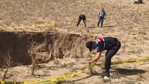 Ereğli'de 30 metre çapında obruk oluştu