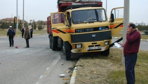 KARAMAN'DA TRAFİK KAZASI: 3'Ü ASKER 4 YARALI