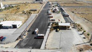 Karaman'da dolmuşların toplanma noktasındaki yollar asfaltladı