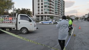 Karaman'da kamyonetin çarptığı yaşlı adam ağır yaralandı