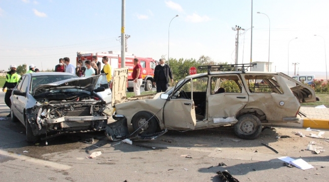 Karaman'da kaza sonrası ortalık savaş alanına döndü: 5 yaralı