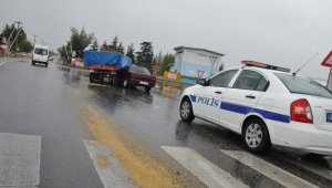 Konya'da traktör ile otomobil çarpıştı: 2 yaralı