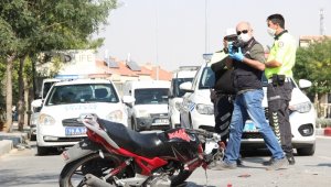 Midibüsle çarpışan motosikletin sürücüsü yaşam mücadelesi kaybetti