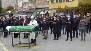 Bakan Elvan'ın teyzesi son yolculuğuna uğurlandı