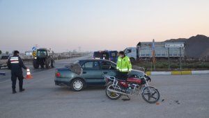 Ereğli'de otomobil ile motosiklet çarpıştı: 2 yaralı