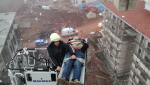 Hadim'de Kırılan vinçte yaralanan operatörü itfaiye kurtardı
