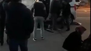 Hafif ticari araçla ile otomobil çarpıştı: 1 ölü, 3 yaralı