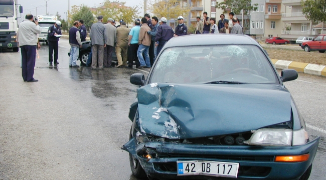 - KARAMAN'DA TRAFİK KAZASI: 3 YARALI