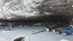 Kervanların konakladığı Kayaönü Mağarası ilgi görüyor