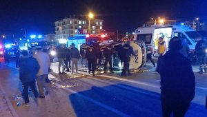 Konya'da minibüsle polis otosu çarpıştı: 2 yaralı