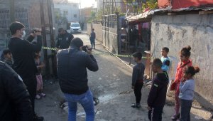 Adana'da Ev hapsinde kafasından tabancayla vuruldu