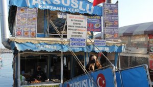 Bu teknede balık ekmek şehit çocuklarına bedava