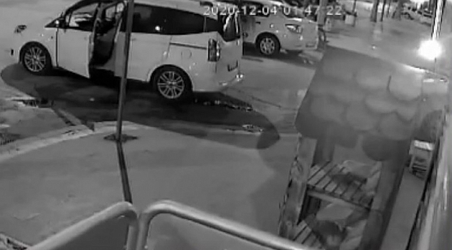 Eve götürmeyen taksicinin aracını çaldı