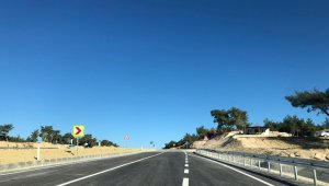 Heyelandan çöken yol yeniden trafiğe açıldı