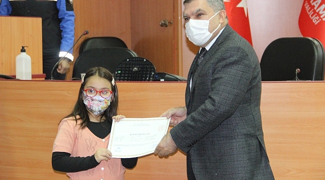 Karaman'da robotik kodlama kursunu bitiren öğrencilere sertifika