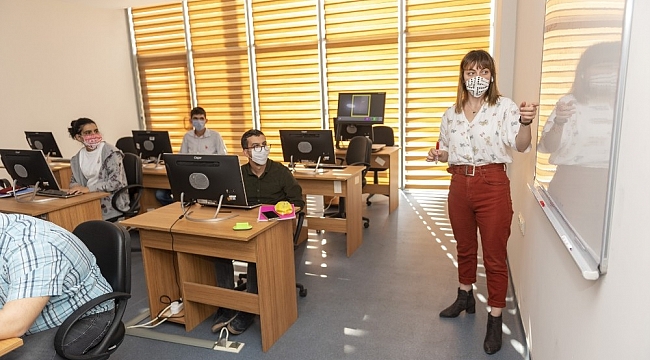 Mersin'de özel gereksinimli bireylere 'Robotik kodlama' eğitimi