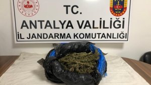 Otobüs terminalinde uyuşturucu operasyonu