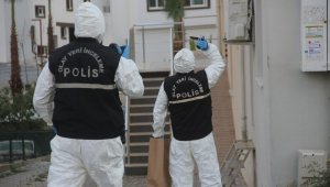 Polis evinde ölü bulundu