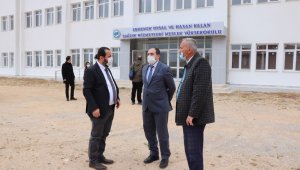 Rektör Akgül, Uysal ve Hasan Kalan Sağlık Hizmetleri MYO'yu ziyaret etti