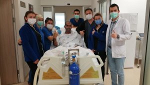 22 günü entübe halde 52 gün yoğun bakımda kaldı, hayata tutundu